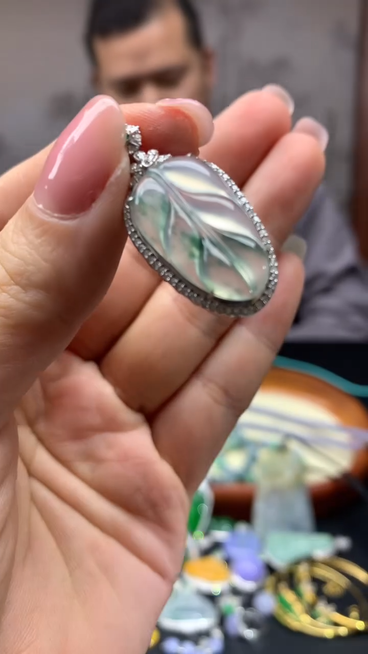 【闪购商品】翡翠颈饰18K金镶嵌6-天然翡翠