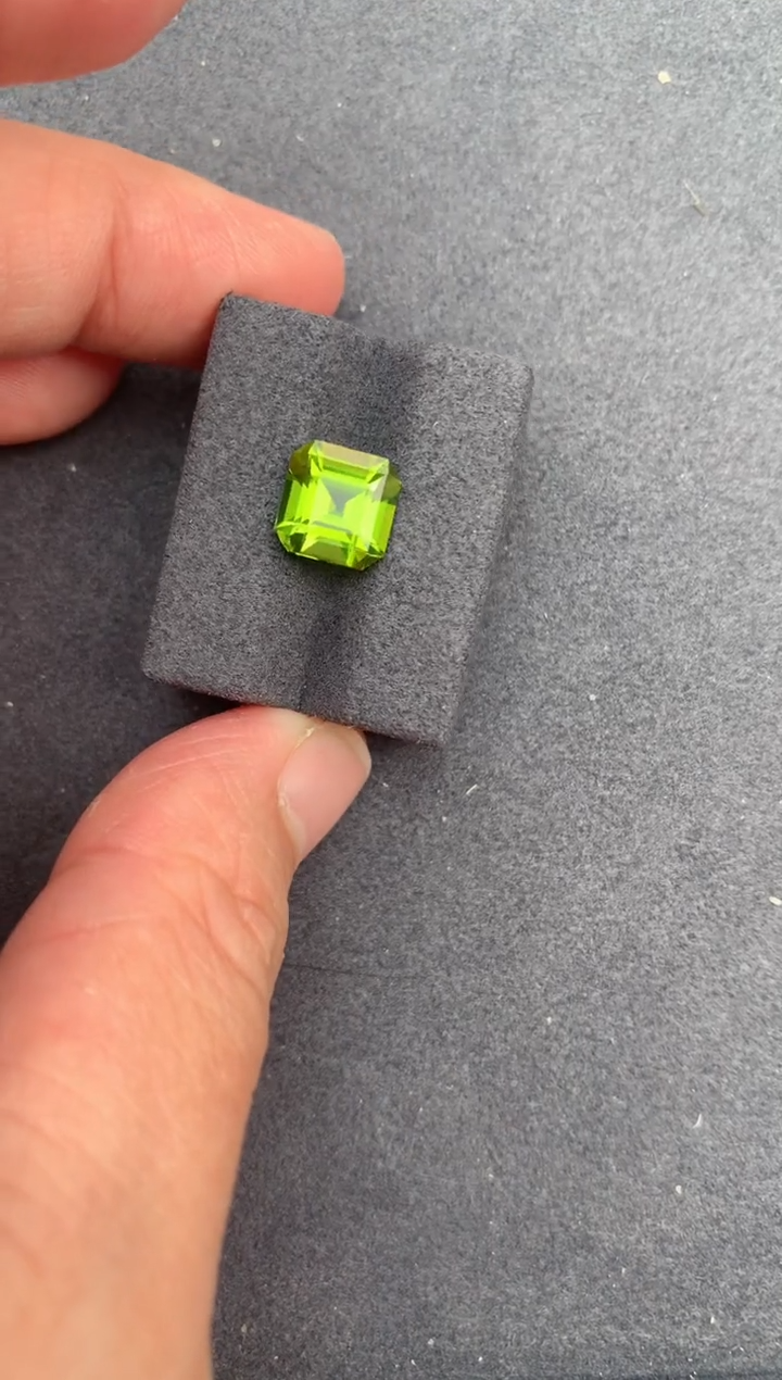 【闪购商品】橄榄石裸石未镶嵌2.9ct橄榄石