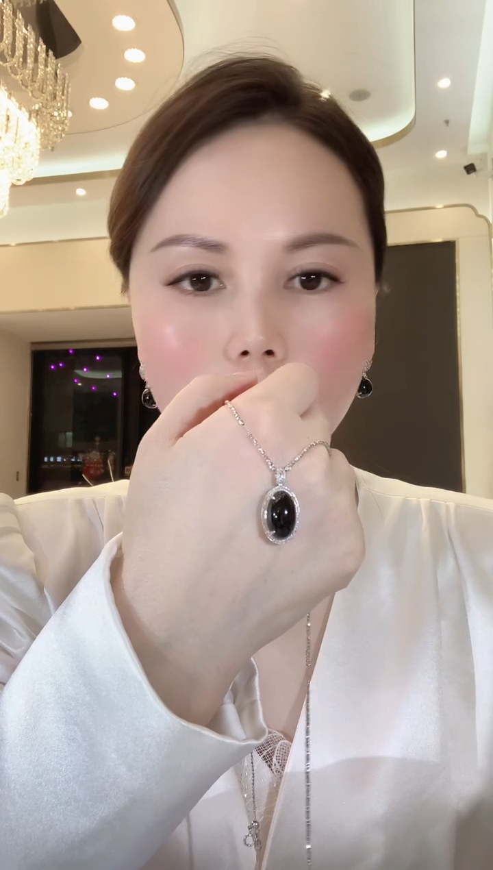 【闪购商品】翡翠吊坠(不含链)18K金镶嵌A12 