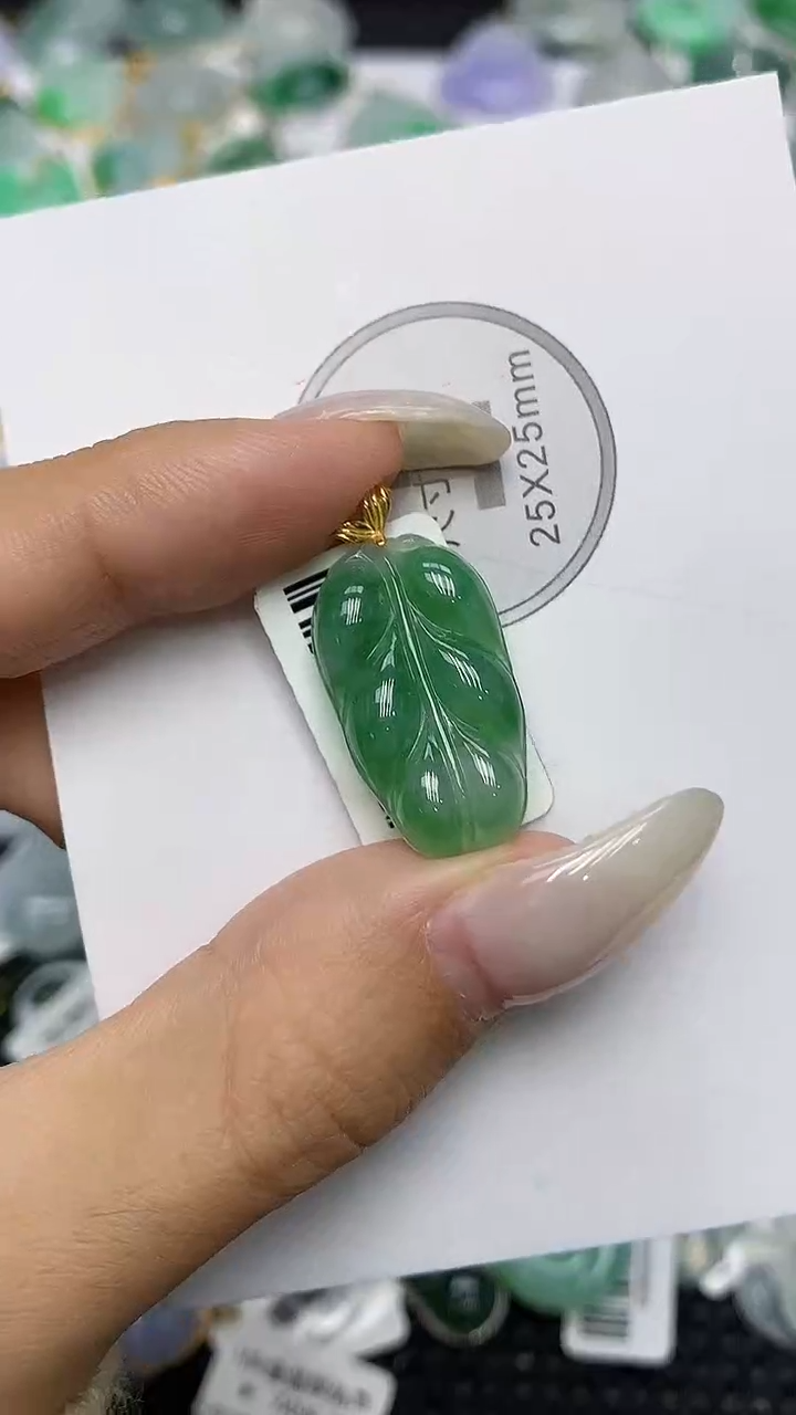 颈饰18K金镶嵌翡翠111111111111111