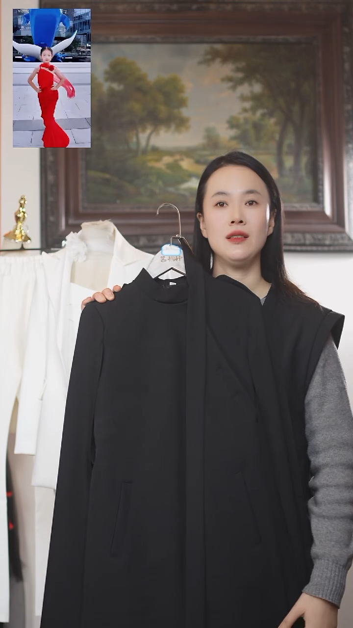A150黑斗篷艺桐轩儿童礼服