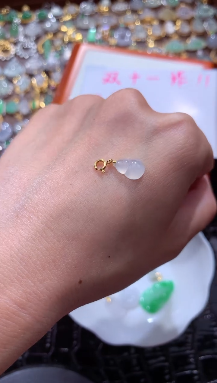 颈饰18K金镶嵌翡翠翡翠