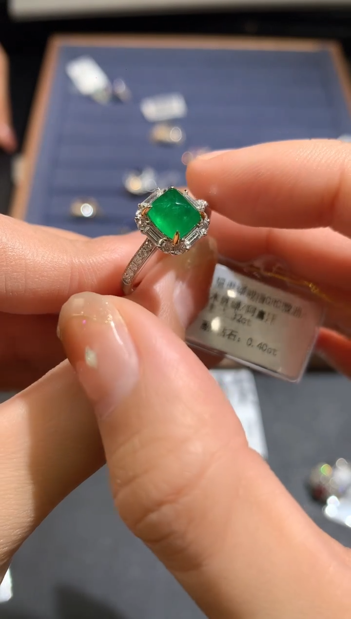 铂Pt950镶嵌戒指祖母绿戒指A111|13800