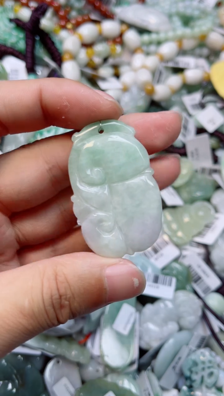 【闪购商品】翡翠颈饰未镶嵌00018999