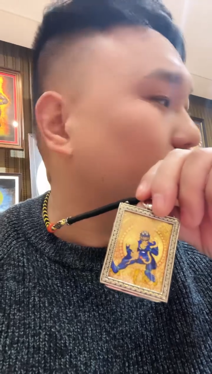 吊坠老卢唐卡发发发