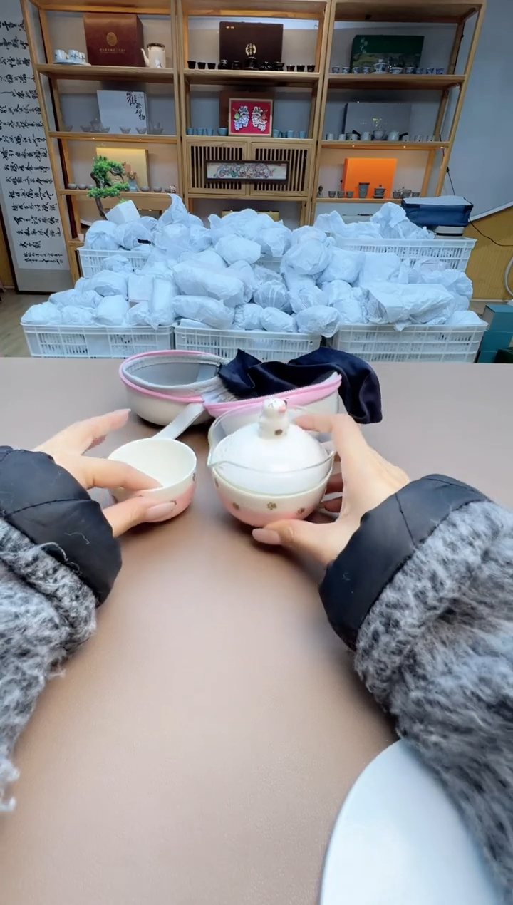 【闪购商品】摆件瓷制品S1111111111111