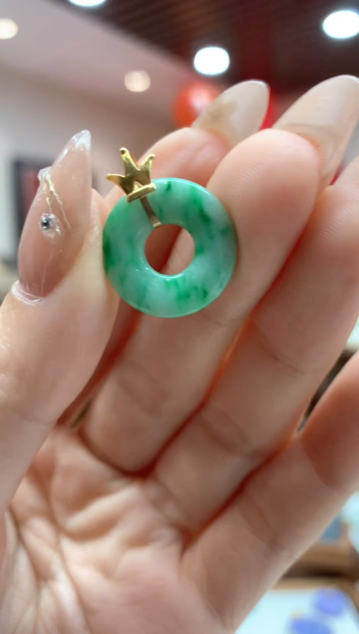 【闪购商品】翡翠吊坠(不含链)18K金镶嵌甜甜圈