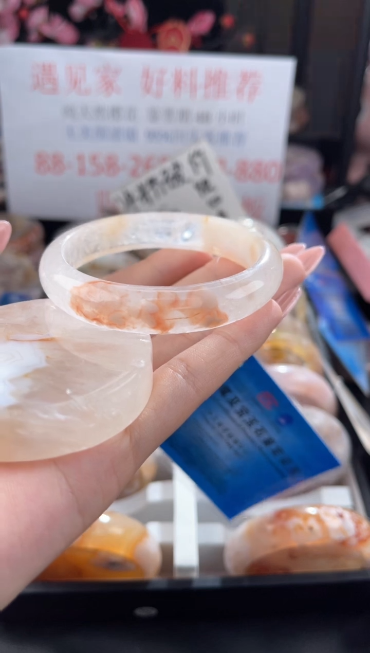 【闪购商品】石英质玉手镯未镶嵌55