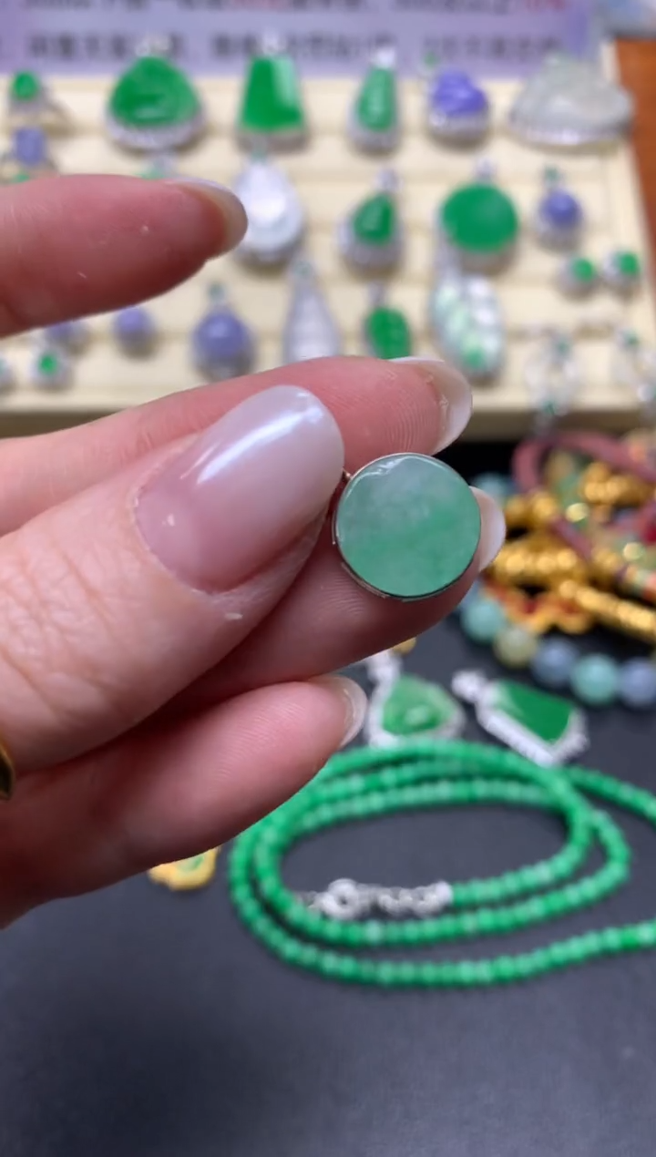 【闪购商品】翡翠吊坠(不含链)18K金镶嵌吊坠|450+45