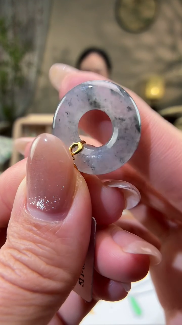 颈饰18K金镶嵌翡翠甜甜圈