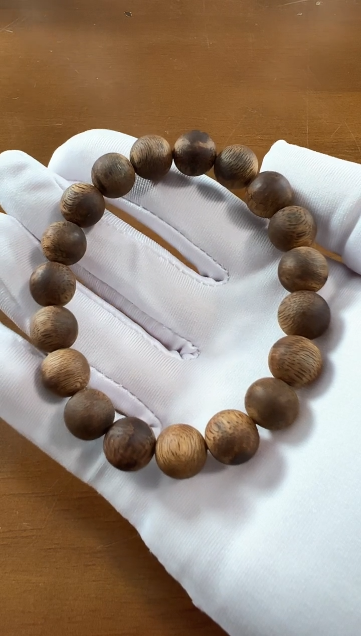 【闪购商品】沉香木手串母树莺歌绿单圈1条