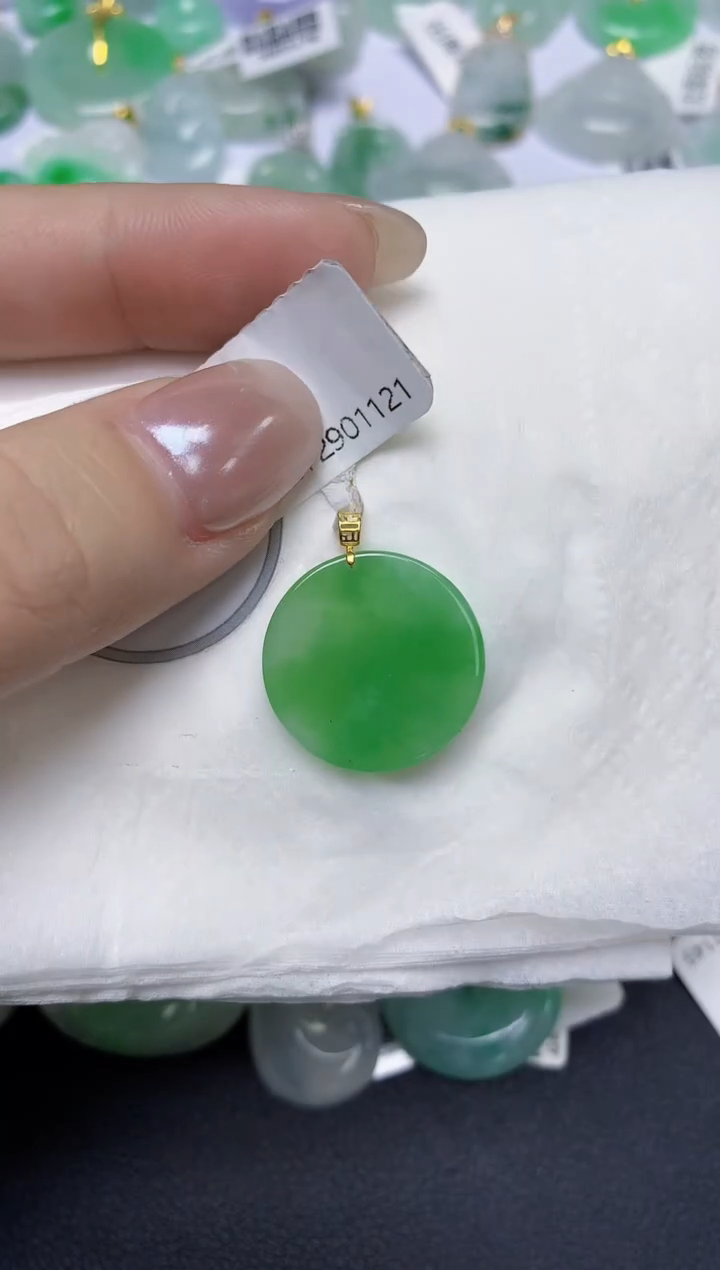 翡翠18K金镶嵌颈饰天然缅甸翡翠A货百元以上9元证书费自理