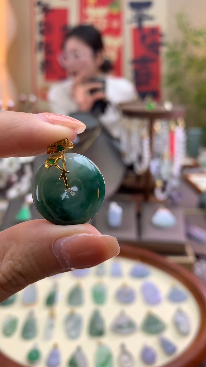 【闪购商品】翡翠颈饰18K金镶嵌平安扣