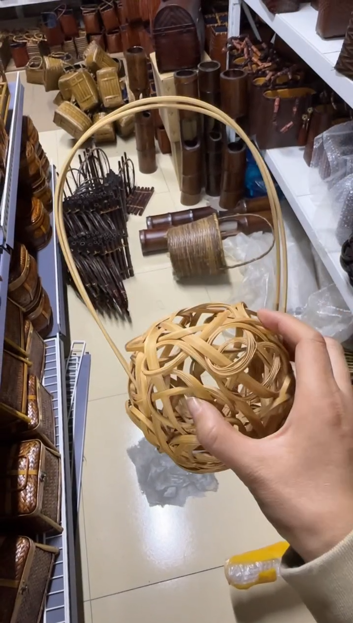 【闪购商品】闪购商品特价花器一个