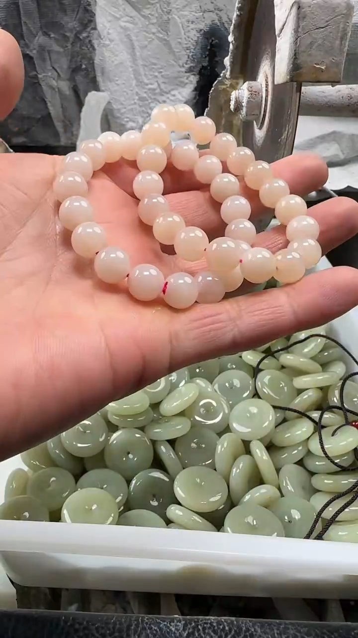 颈饰未镶嵌和田玉手串10