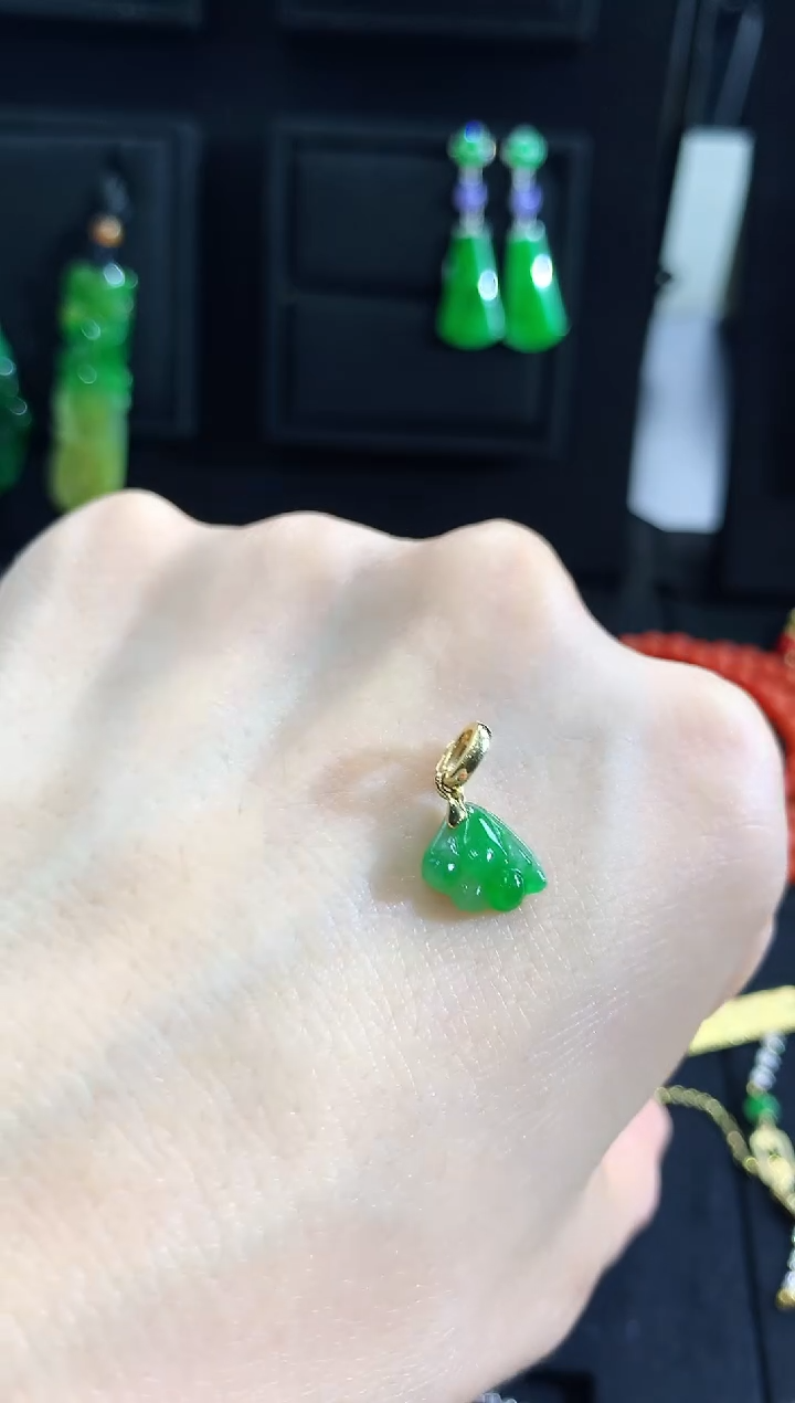 【闪购商品】翡翠吊坠(不含链)18K金镶嵌吊坠