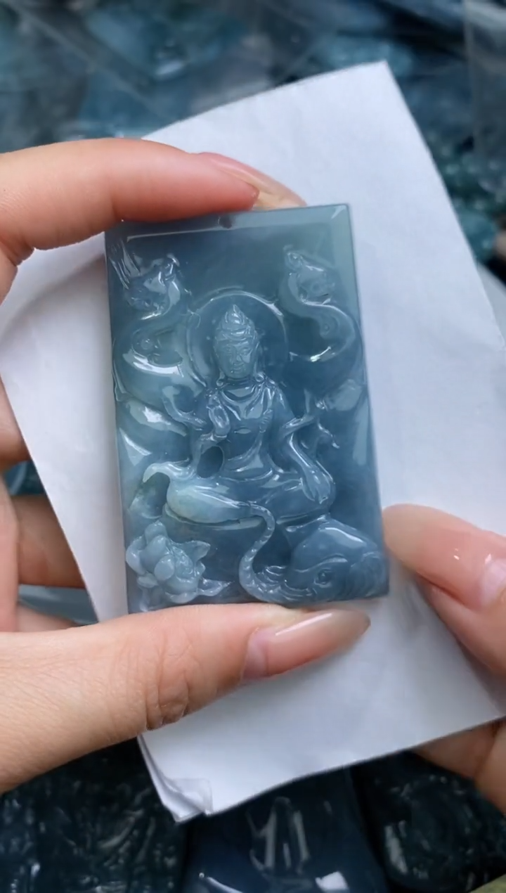 【闪购商品】翡翠颈饰未镶嵌           