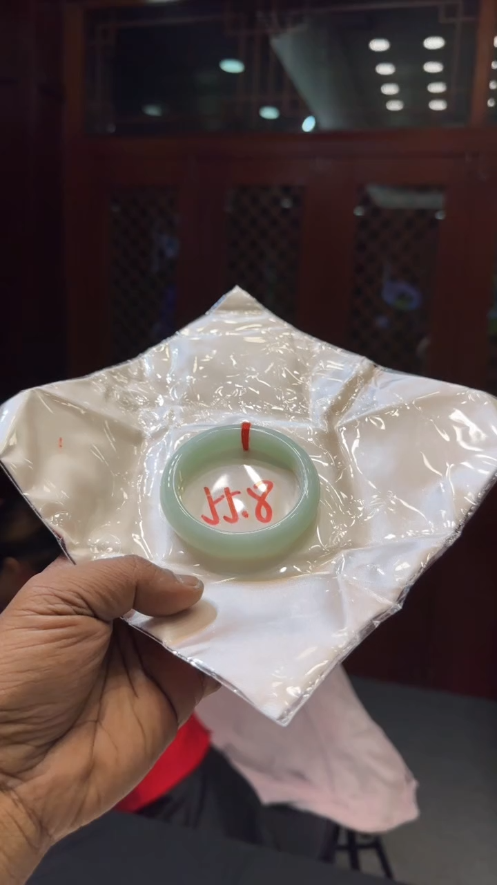 【闪购商品】翡翠手镯未镶嵌手镯微瑕