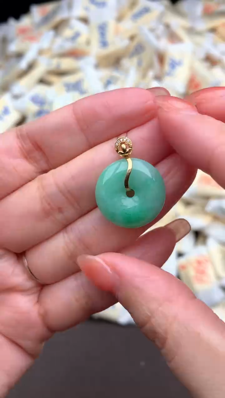 【闪购商品】翡翠挂件18K金镶嵌一