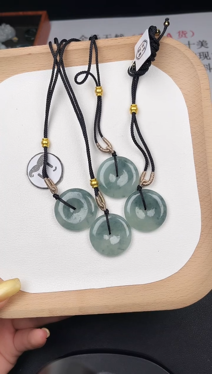 颈饰未镶嵌翡翠LA125冰飘花中扣+送同款绳子多样性发其一