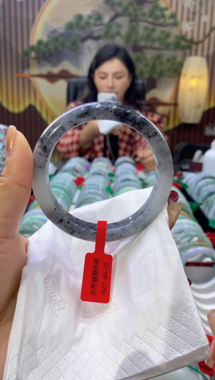 【闪购商品】翡翠手镯未镶嵌多人01081