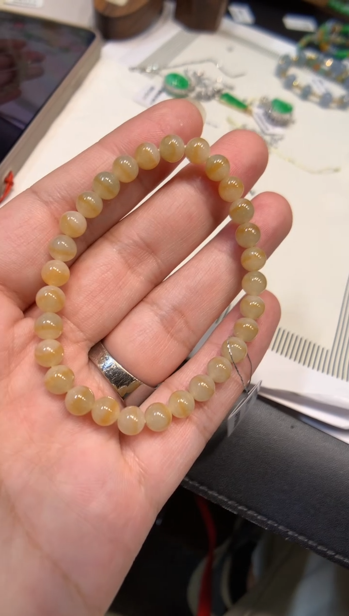 颈饰未镶嵌翡翠手串