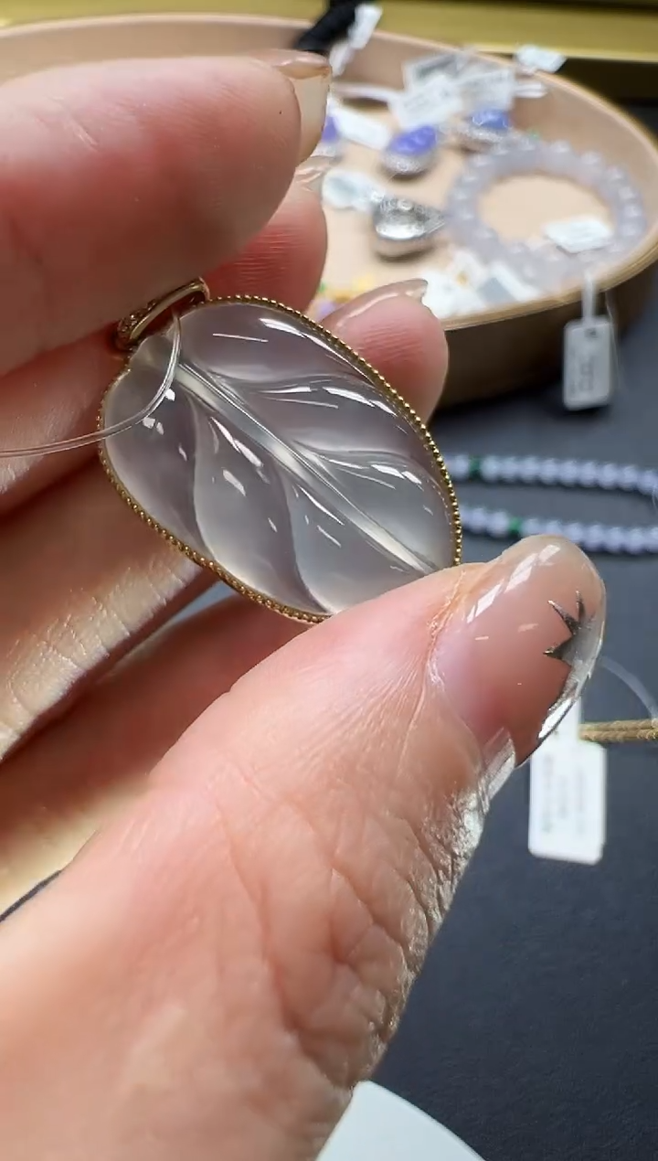 颈饰18K金镶嵌翡翠KDF1009-067