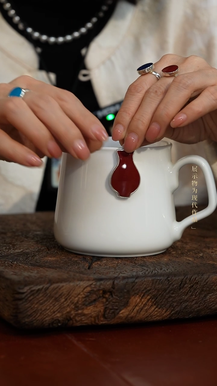 【闪购商品】QHGS红色宝瓶摆件1