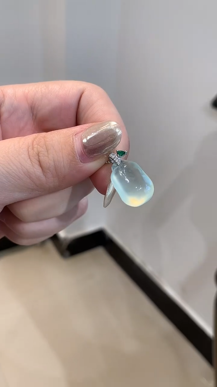 未镶嵌蛇纹石玉吊坠(不含链)福瓜