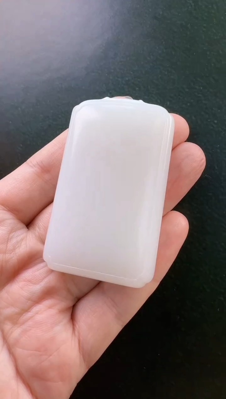 和田玉未镶嵌颈饰吊坠