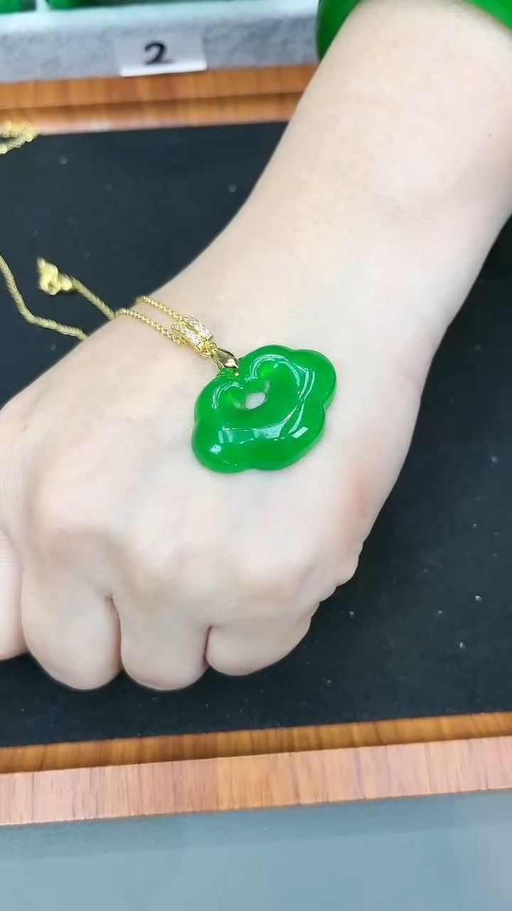 【闪购商品】翡翠颈饰未镶嵌s47 正阳绿如意吊坠