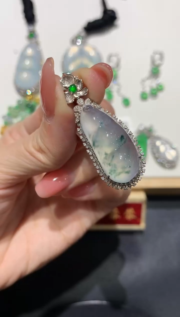 【闪购商品】翡翠吊坠(不含链)18K金镶嵌团购3