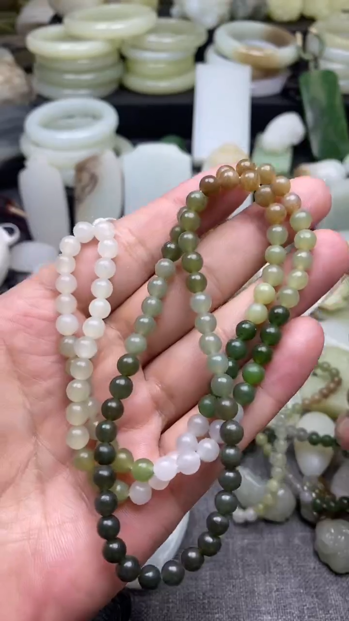 颈饰未镶嵌和田玉渐变链子