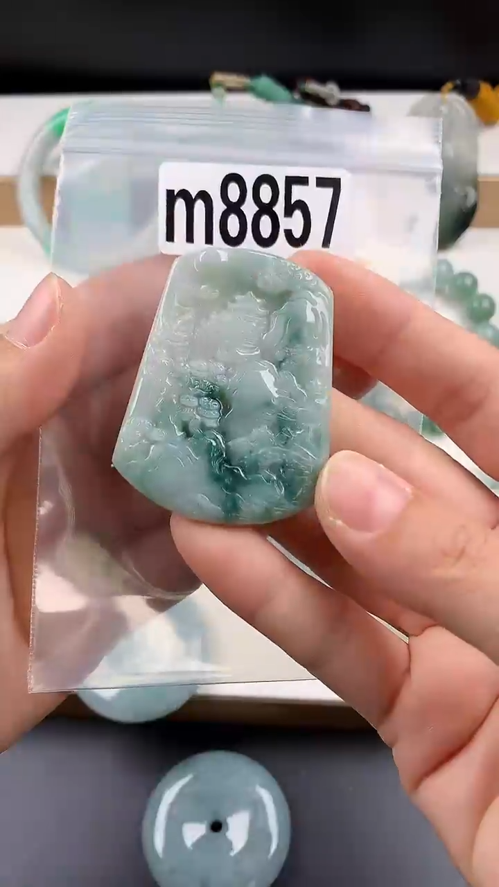 颈饰未镶嵌翡翠天然翡翠吊坠挂件