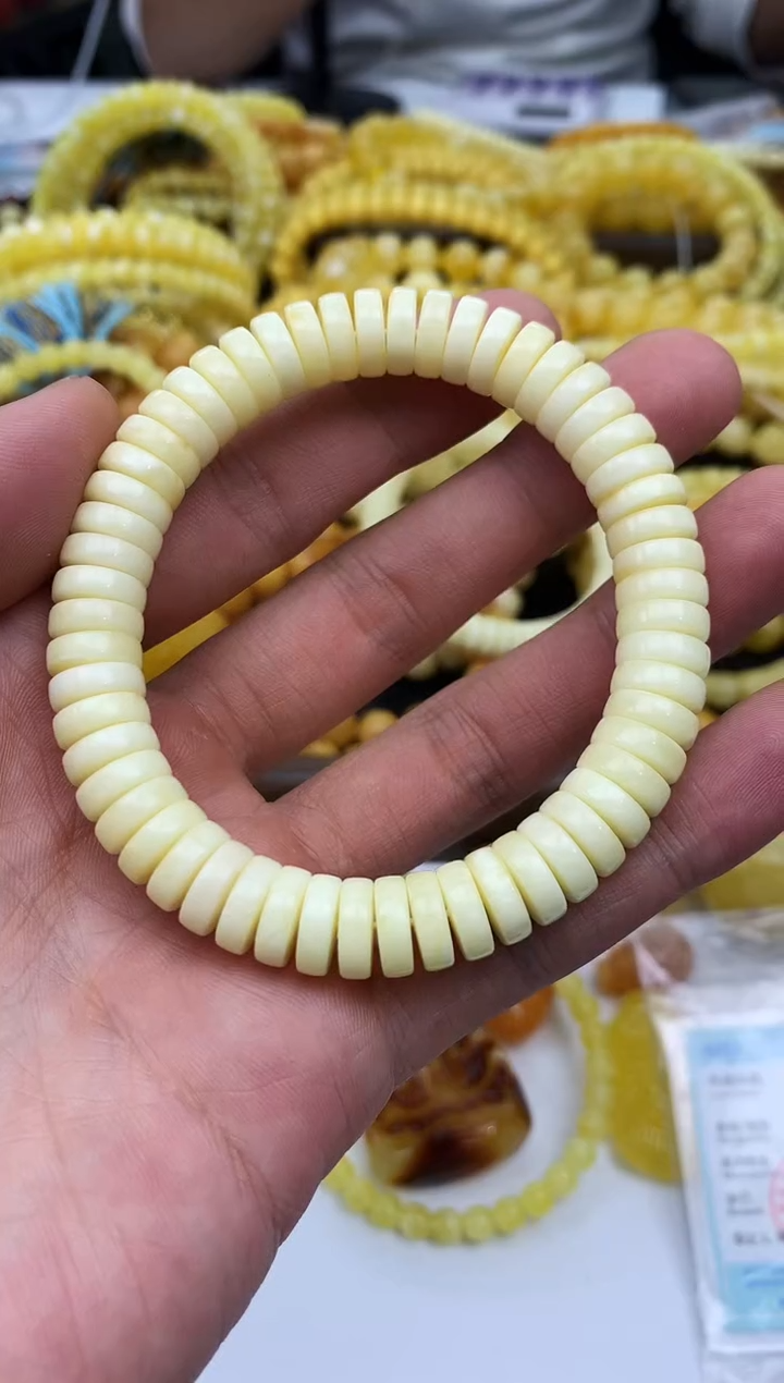 裸石蜜蜡未镶嵌手串