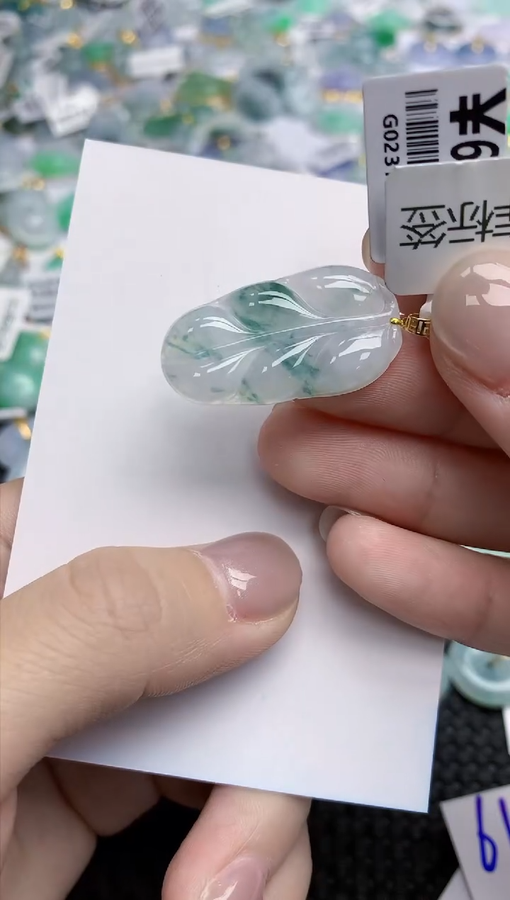 【闪购商品】翡翠颈饰18K金镶嵌天然翡翠A货