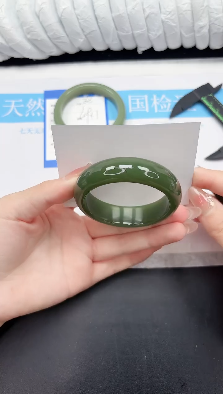 未镶嵌手镯石英质玉39-54.2DB
