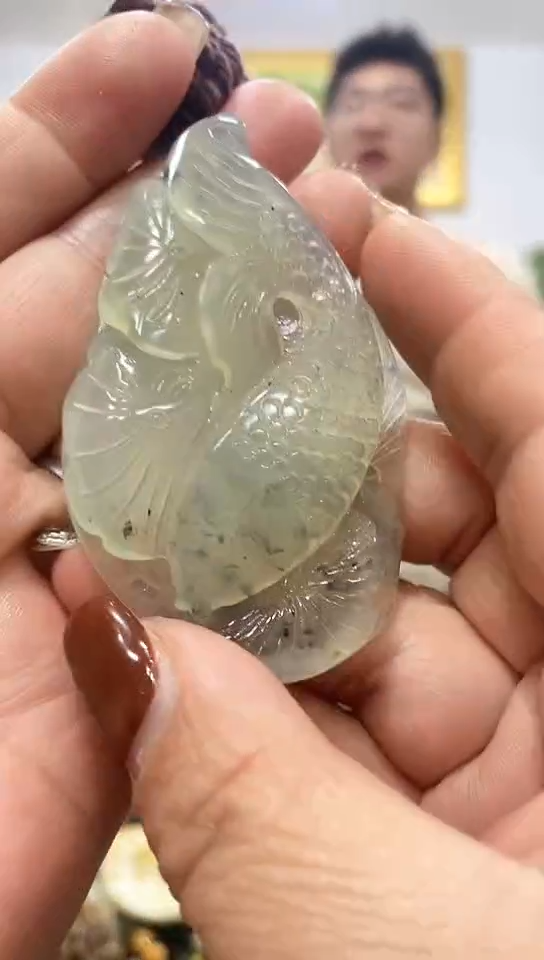 未镶嵌蛇纹石玉吊坠    