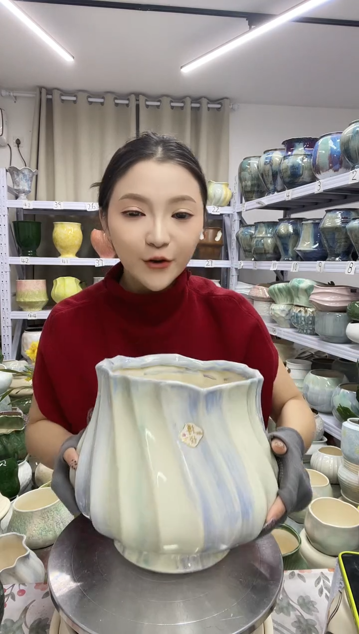 【12.3】花盆 高度：22  口径：18