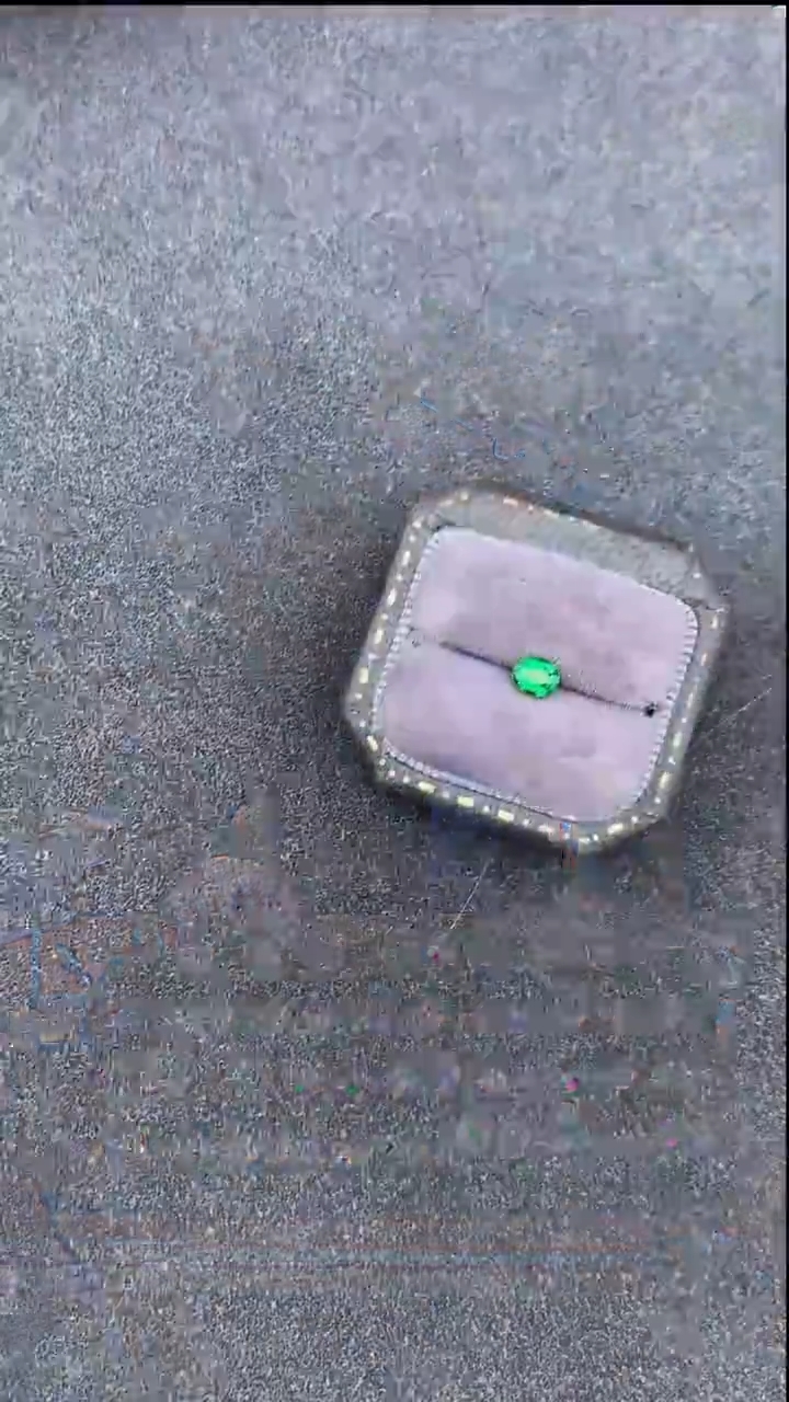 【闪购商品】石榴石（沙弗莱）裸石未镶嵌31分