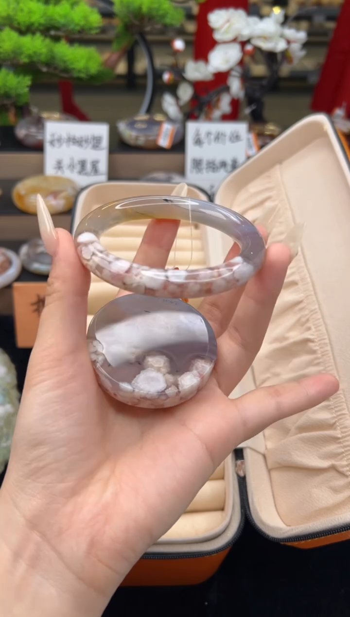 【闪购商品】石英质玉手镯未镶嵌59圈口（赠送镯心）61349