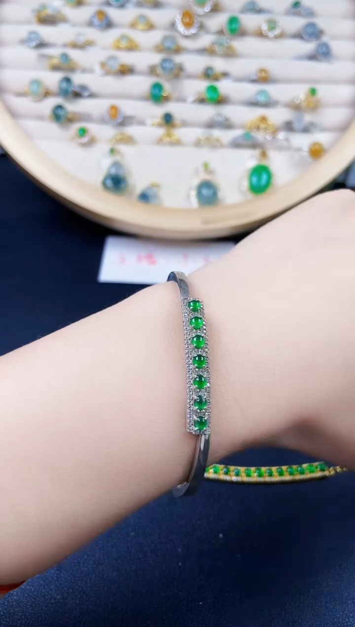【闪购商品】翡翠手镯银S925镶嵌4656654