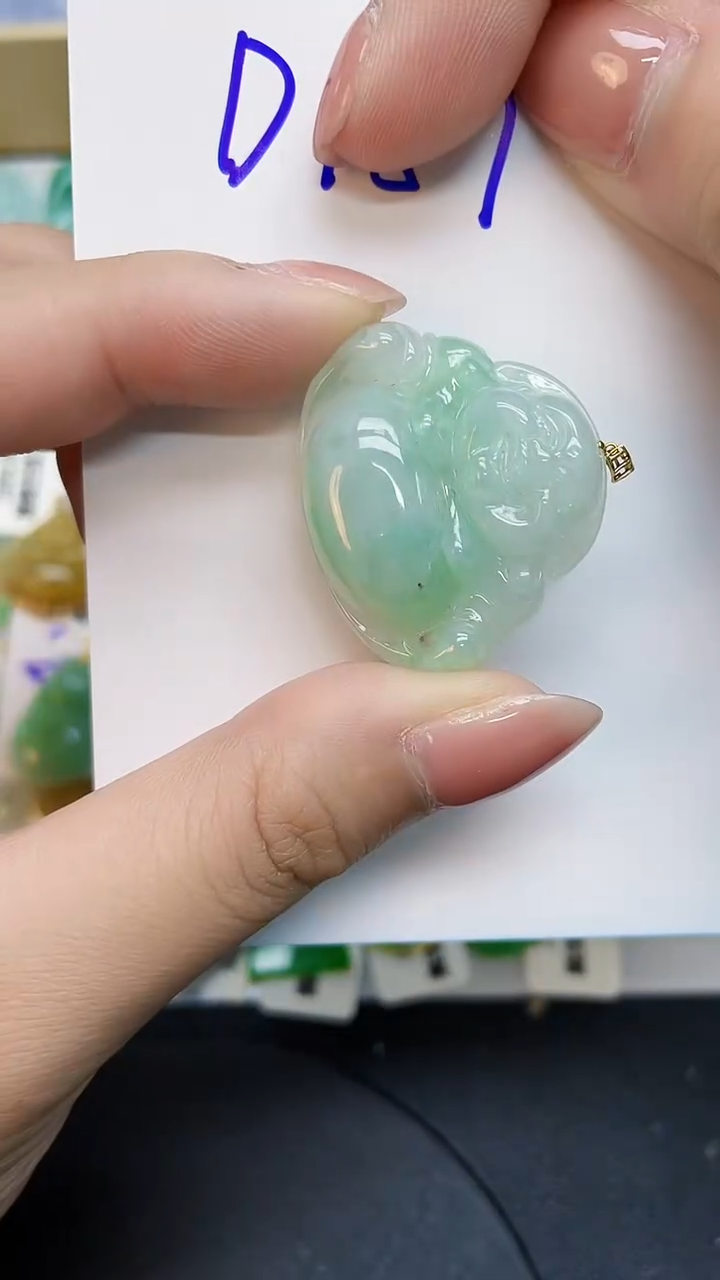 翡翠18K金镶嵌颈饰0000000000