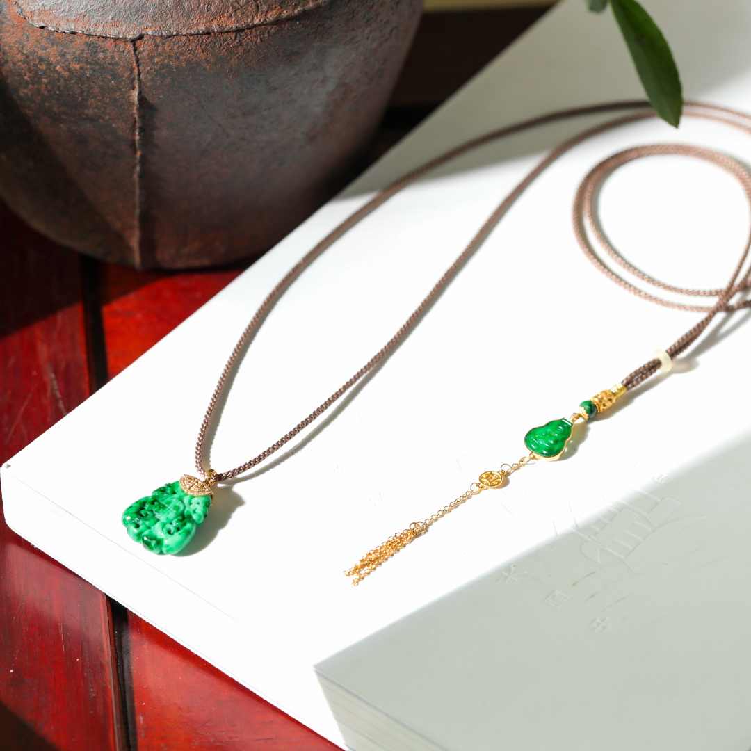 【意婵】《春风缕》天然高品翡翠精雕项链18K金镶嵌真钻-906791