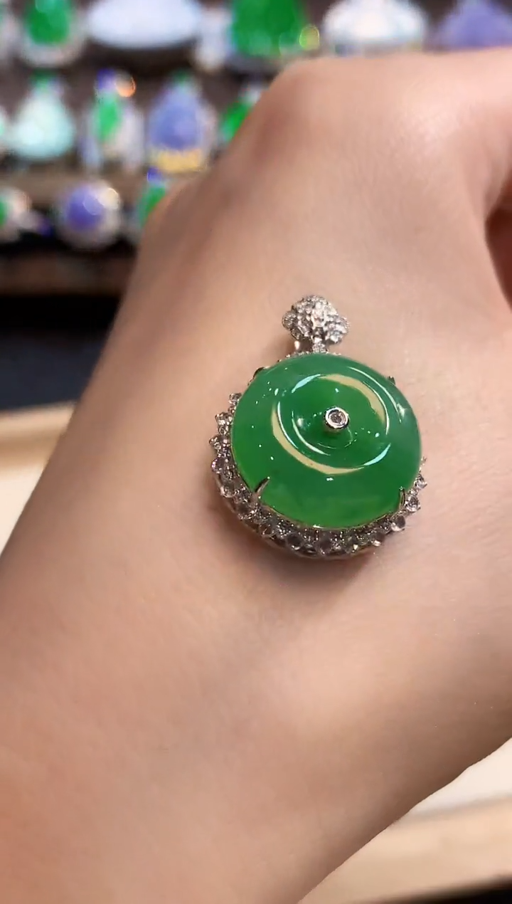 吊坠(不含链)18K金镶嵌翡翠A40