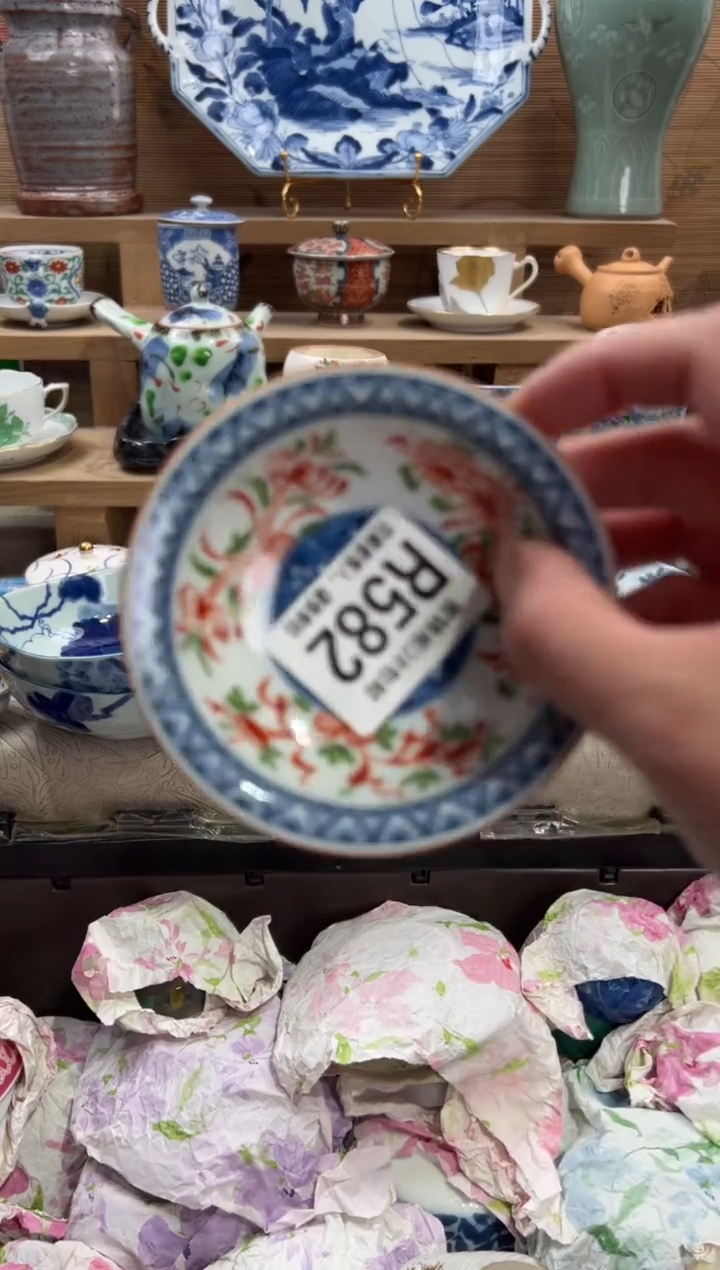 瓷片鲸*?       R582