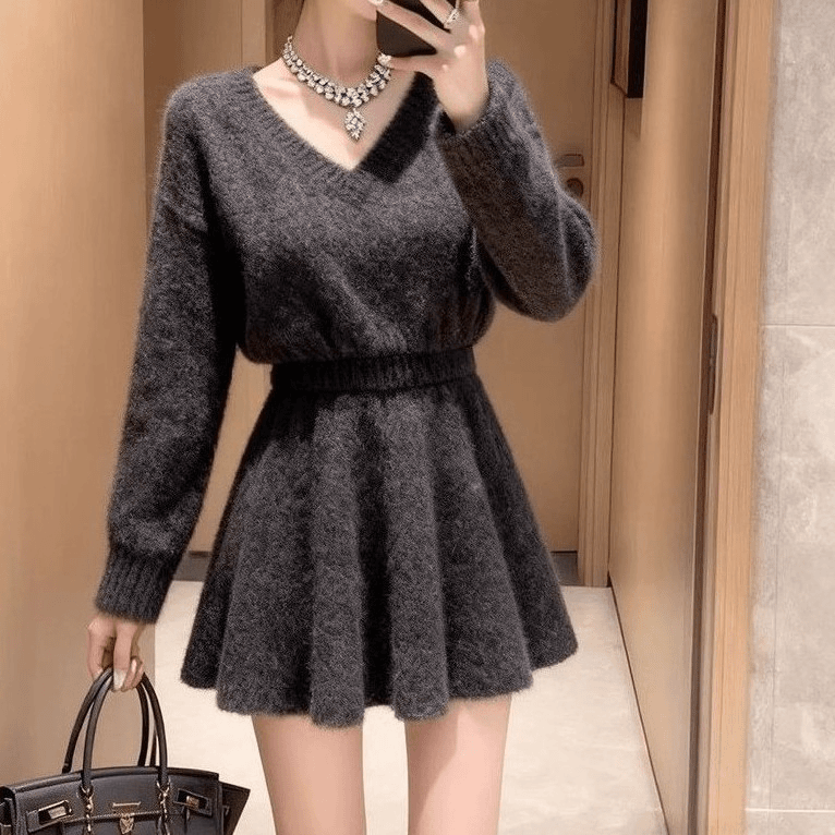 670#秋冬季独特别致V领针织女慵懒收腰显瘦气质时尚毛衣A字中长裙