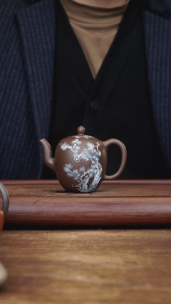 【闪购商品】紫砂茶壶180ml 助工HL美人肩 紫泥