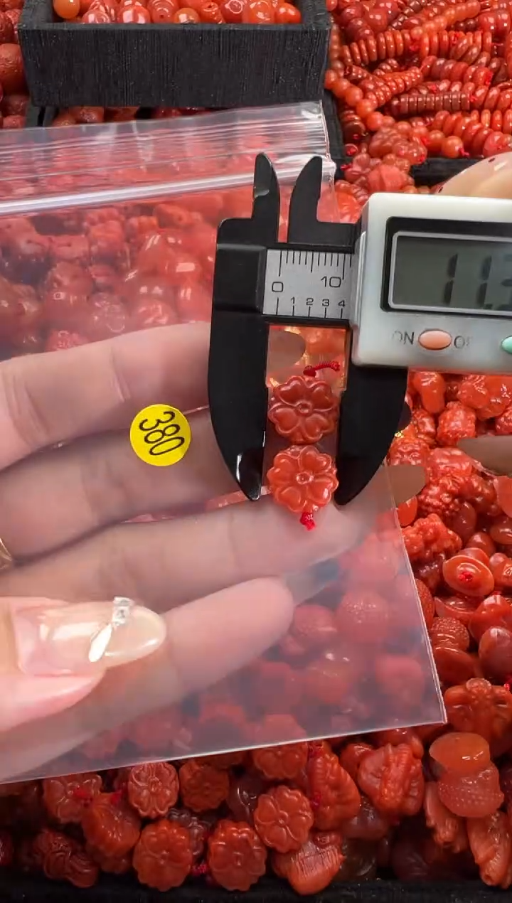 【闪购商品】南红玛瑙颈饰未镶嵌1