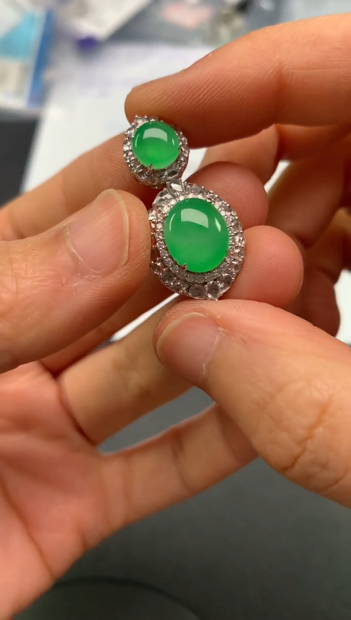 翡翠18K金镶嵌颈饰天然缅甸A货翡翠  联系客服链接！！！